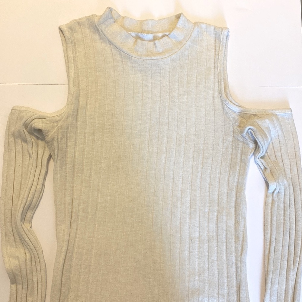American eagle shoulder blouse